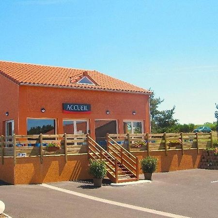 Hotel Cantal Cottages Saint-Georges  Bagian luar foto