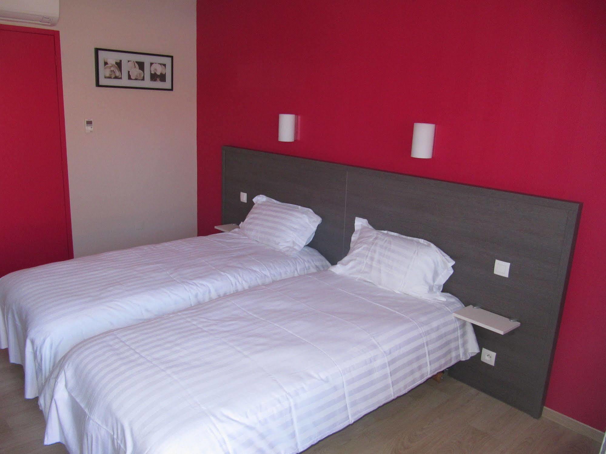 Hotel Cantal Cottages Saint-Georges  Bagian luar foto